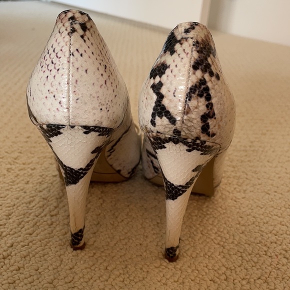 Nine West - faux snake skin heels - Picture 6 of 10